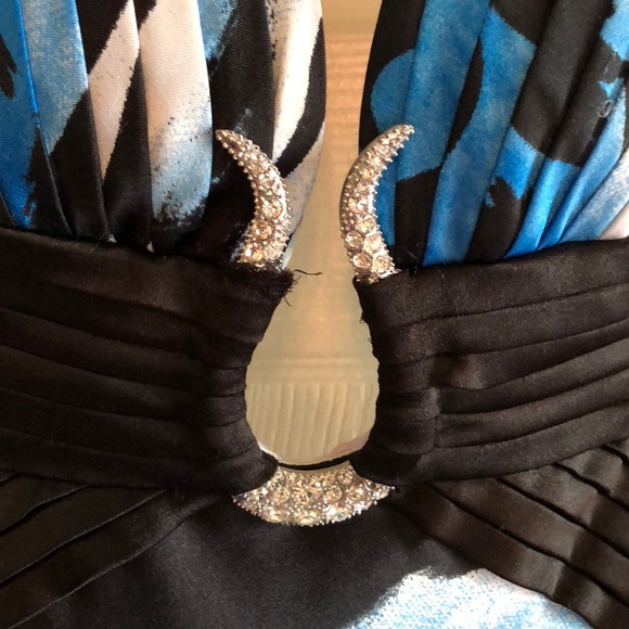 Cache Halter low back gown - Picture 4 of 8